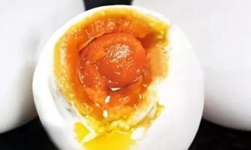 腌好煮熟的鸭蛋能放冷冻吗,煮熟的咸鸭蛋冰冻之后还能吃吗?图7