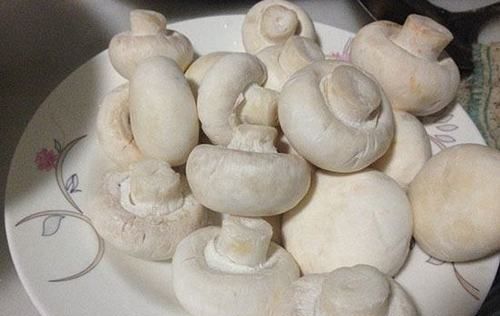 新鲜的蘑菇一般在冰箱能放几天不坏