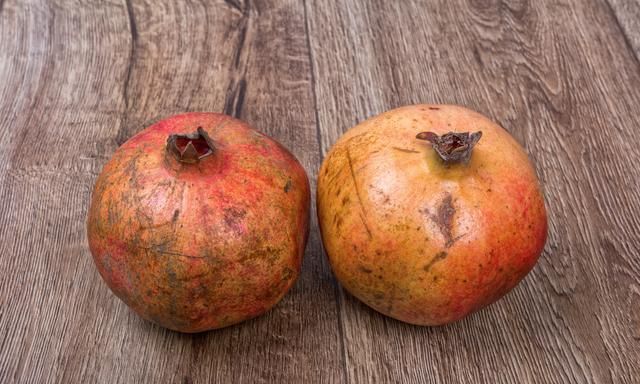 怎么挑石榴比较甜，为什么石榴果肉是白的却是甜的？图6