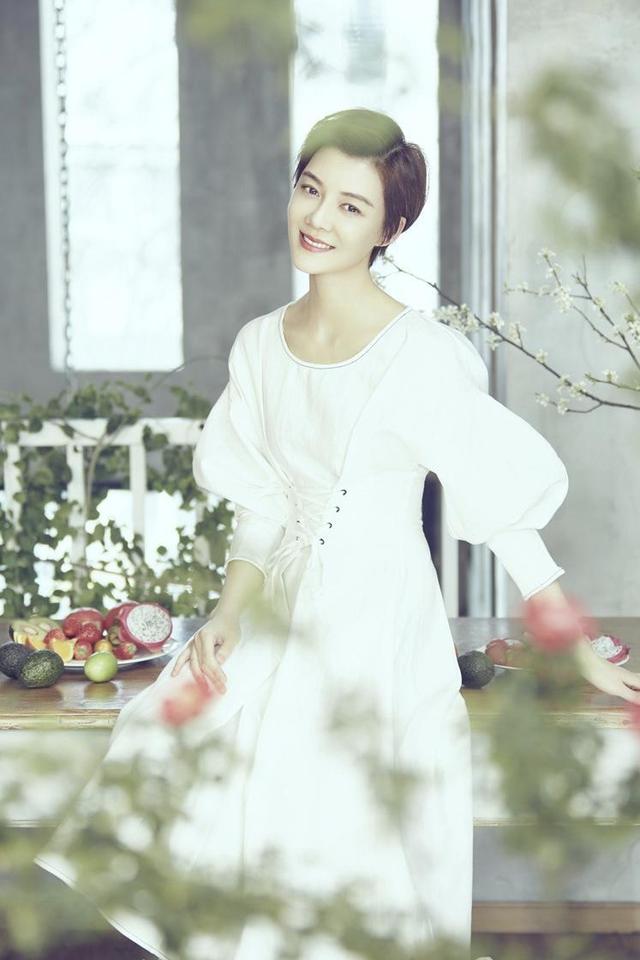 车晓与山西首富离婚后又传出绯闻(车晓离开富豪前夫后美太多)(6)