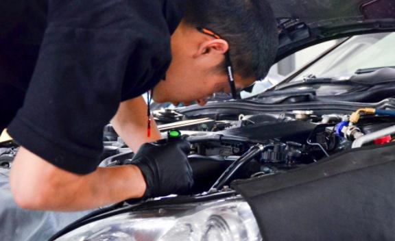 车冬天打不着火如何解决（汽车打不着火的原因）(3)