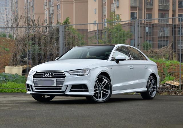 20万买什么车既有面子又实用（推荐5款豪华轿车）(4)