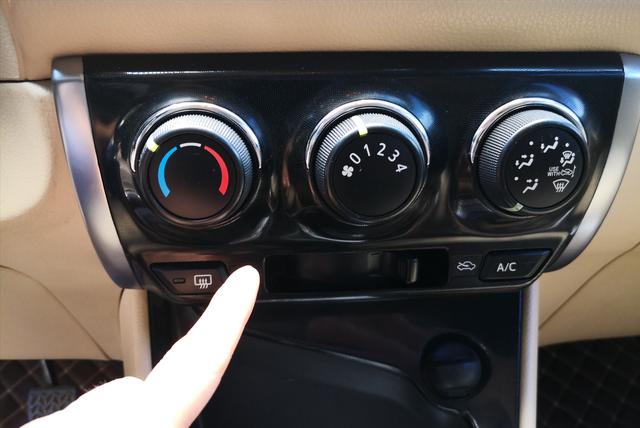 汽车车窗雨天除雾方法（车窗除雾的这2个方法一定要会）(5)