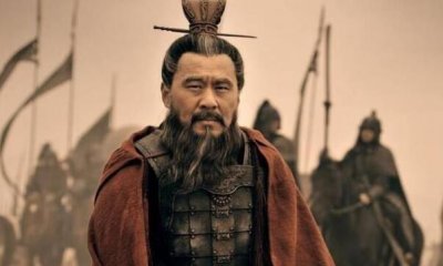 ​为什么易中天说曹操是心爱的奸雄 少年时的曹操是什么格式