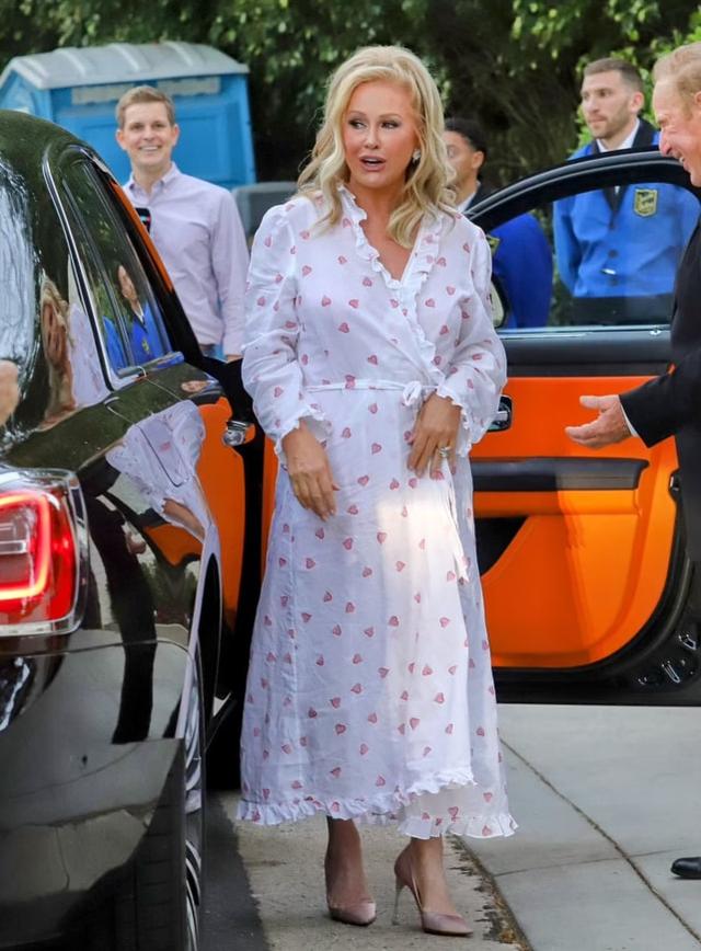 希尔顿家族两位名媛（名媛帕里斯希尔顿大婚）(5)