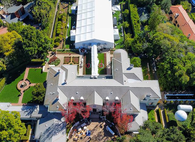 希尔顿家族两位名媛（名媛帕里斯希尔顿大婚）(4)