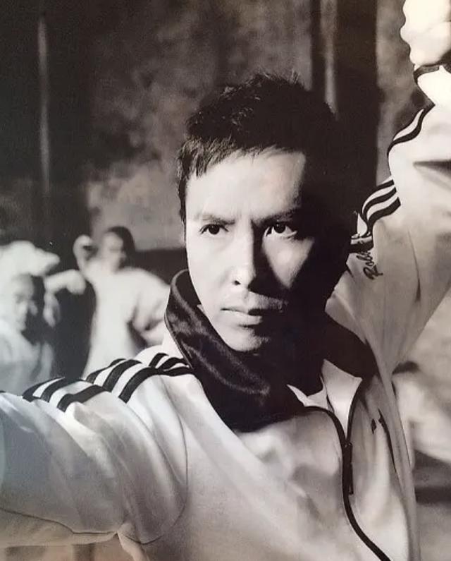 甄子丹曾为她抛妻弃子万绮雯(甄子丹给前妻抚养费)(9)