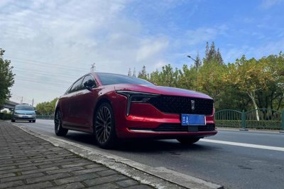 ​奔腾b70这车怎么样（评奔腾B702.0T动力充沛）