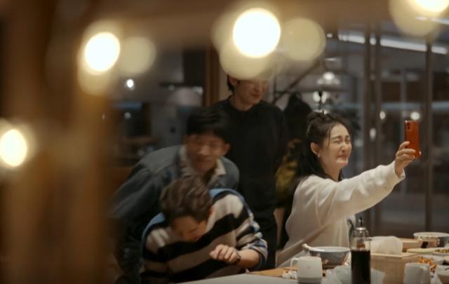 谢娜何炅张杰同台(何炅谢娜合体笑到皱纹满脸)(11)