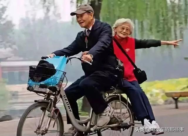 全封闭电动车新规(无驾照也不用担心)(1)