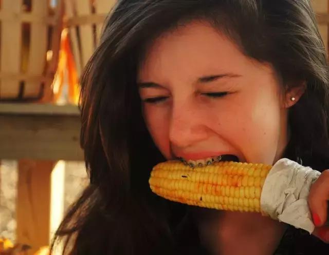 整容后变好看的五位女明星(那些默默变美的明星们不是整容)(36)