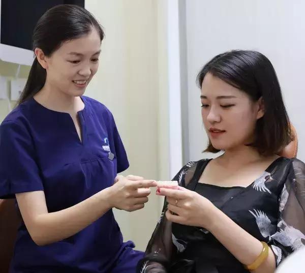 整容后变好看的五位女明星(那些默默变美的明星们不是整容)(41)