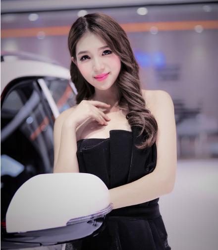 上海车展十大最惊艳车模合集（这是两地不同胆大的车模）(7)