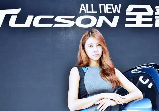 上海车展十大最惊艳车模合集（这是两地不同胆大的车模）(3)