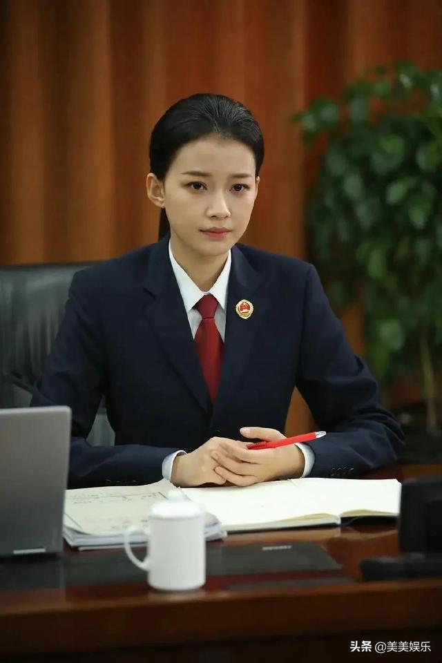 董子健孙怡不同影视剧同一个妈(刚出道就搭上董子健)(15)