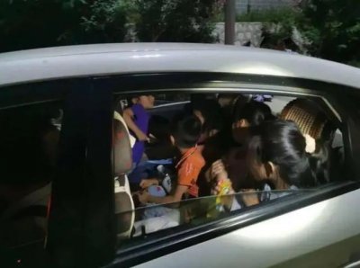 ​公交车挤100多人算超载吗（公交车人挤人不罚）