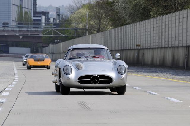 奔驰sl300跑车参数(售价1.42亿美元这辆奔驰300)(6)