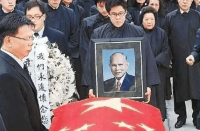 为何香港霍家比李嘉诚地位还高(同样是香港豪门)(16)