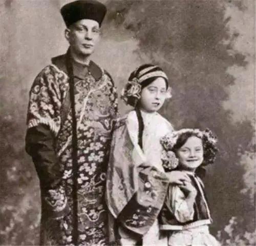 模仿火云邪神徒手接子弹（他是徒手表演接子弹第一人）(5)