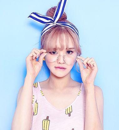 怎么梳一个简单又好看的发型(9款步骤很简单的梳发发型)(8)