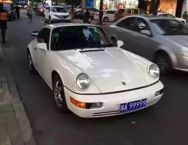 保时捷918最高端的车牌(内地唯一保时捷老爷车)(3)