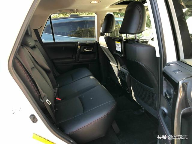 最新丰田suv4runner国内上市(功能强大的硬汉越野车)(10)