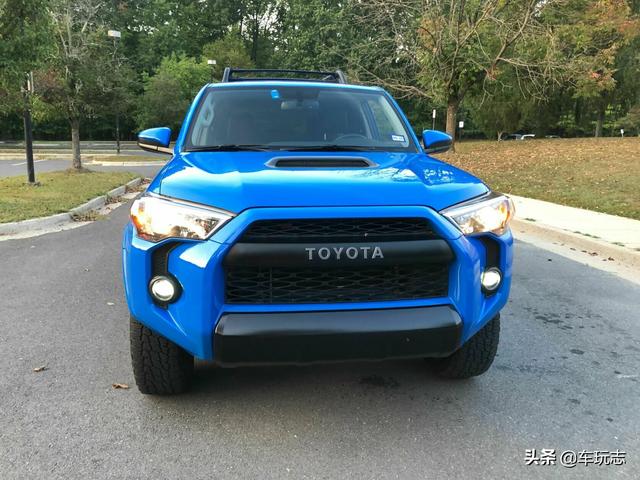 最新丰田suv4runner国内上市(功能强大的硬汉越野车)(3)