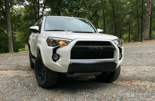 最新丰田suv4runner国内上市(功能强大的硬汉越野车)(4)