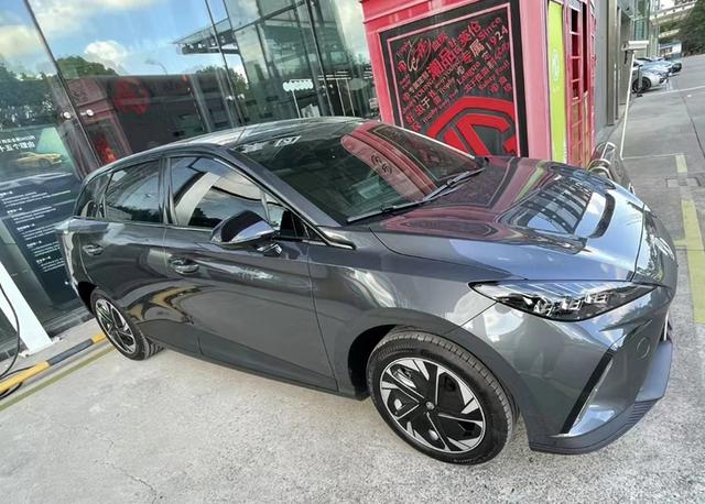 新款名爵新车(名爵高颜值新车)(3)