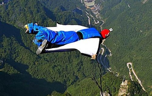 翼装飞行女生曾称为自己而活