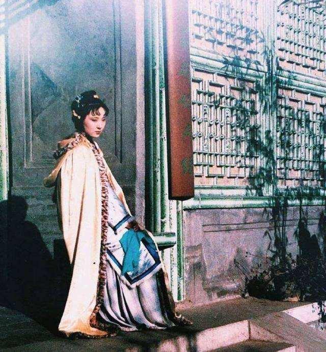 新红楼梦大结局林黛玉之死（赏析红楼梦之林黛玉之死）(4)