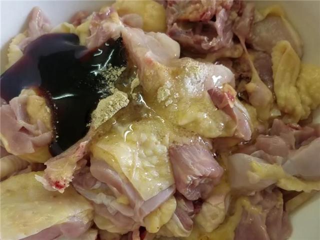 五指毛桃煲鸡正确做法(香气扑鼻的五指毛桃炖鸡)(5)