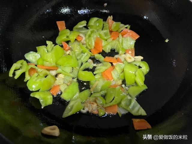 辣炒扇贝肉的最佳做法大全(味道鲜美好吃不贵)(8)