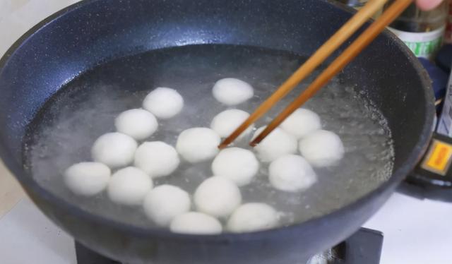 正确煮速冻汤圆的方法（记住不要水开后下锅）(4)