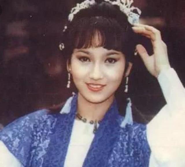 周芷若都谁演过(演过周芷若的8位女明星)(1)