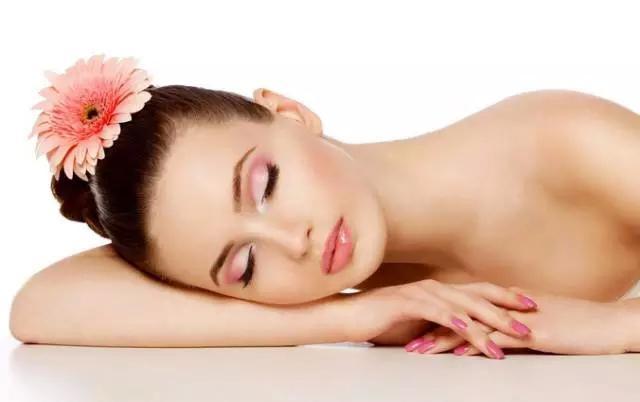 美白秘方100例（逆袭白肤美）(9)