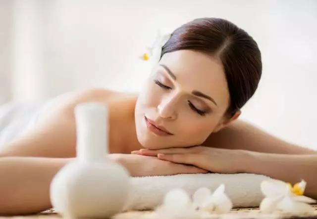 美白秘方100例（逆袭白肤美）(8)