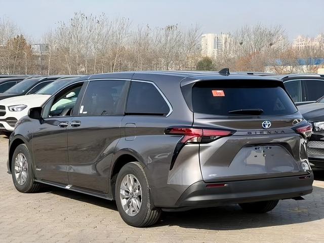 丰田塞纳商务车新款七座(21款丰田塞纳2.5混合动力)(6)