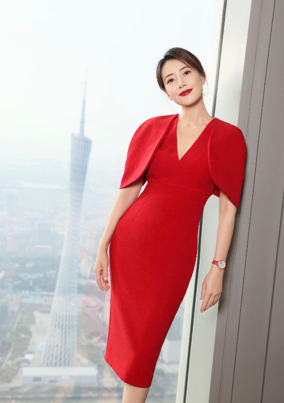 高圆圆现身珠港澳车展(高圆圆参加某车展代言)(5)