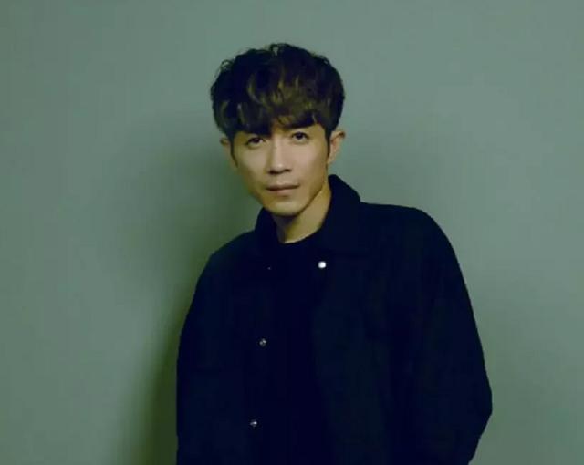 31岁过气男星车祸身亡(男星萧闳仁车祸坠山谷)(2)