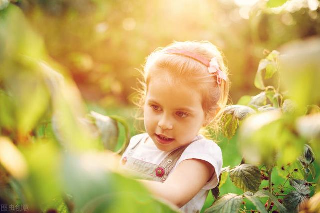 英语短文听力经典100篇（中小学英语精美短文100篇）(1)