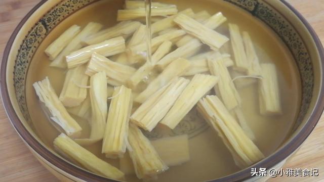 怎么泡腐竹软得快（泡腐竹有技巧第一步做对了）(5)