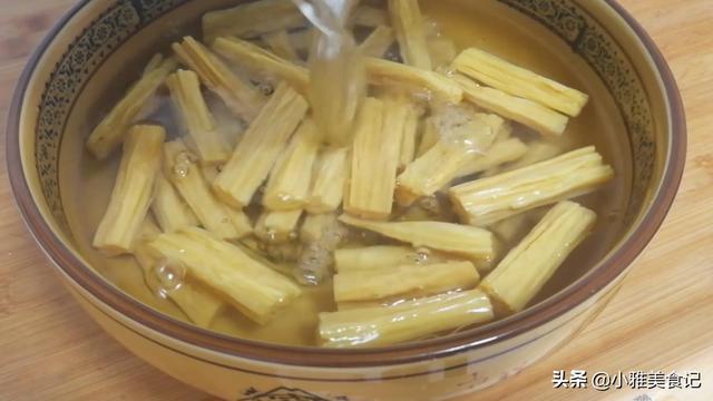 怎么泡腐竹软得快（泡腐竹有技巧第一步做对了）(3)