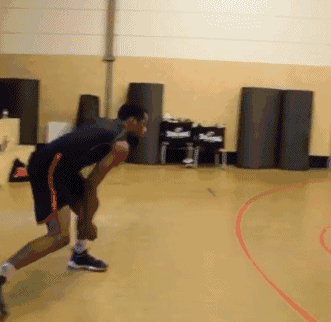 篮球教学之最基本的投篮动作(篮球教学几个简单练习)(10)