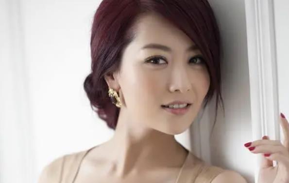 白冰个人资料简介及家世 颜值很高演技出众