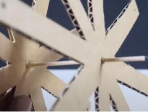 手工制作大风车简单又漂亮(大风车这样制作拼拼凑凑就出来了)(4)