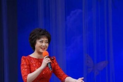 ​京剧李胜素身高