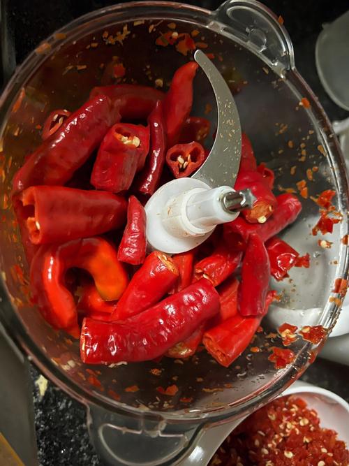 自制辣椒酱的正确方法与详细步骤(辣椒酱正宗做法)