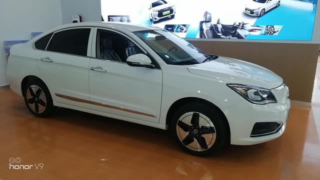 东风风神e70最新报价(新能源东风风神E70)(1)