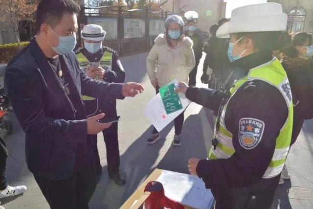 小电动车要上牌照吗赤峰(赤峰增设35处电动车上牌点)(1)